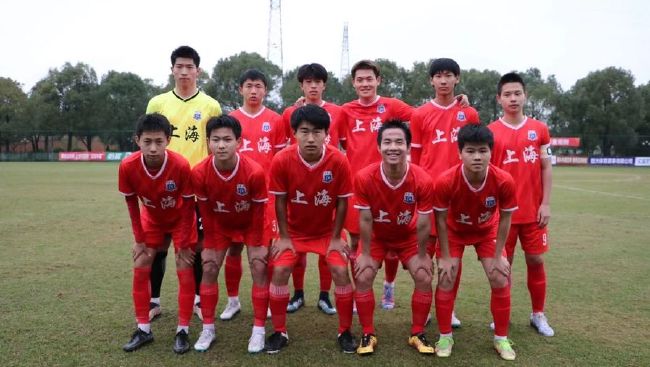 “俱乐部感谢何塞-卡斯特罗-卡尔莫纳在过去十年中作为俱乐部主席所做的工作，过去十年是俱乐部最成功的时期之一，创造了五座欧联杯冠军以及其他许多里程碑式的体育纪录。